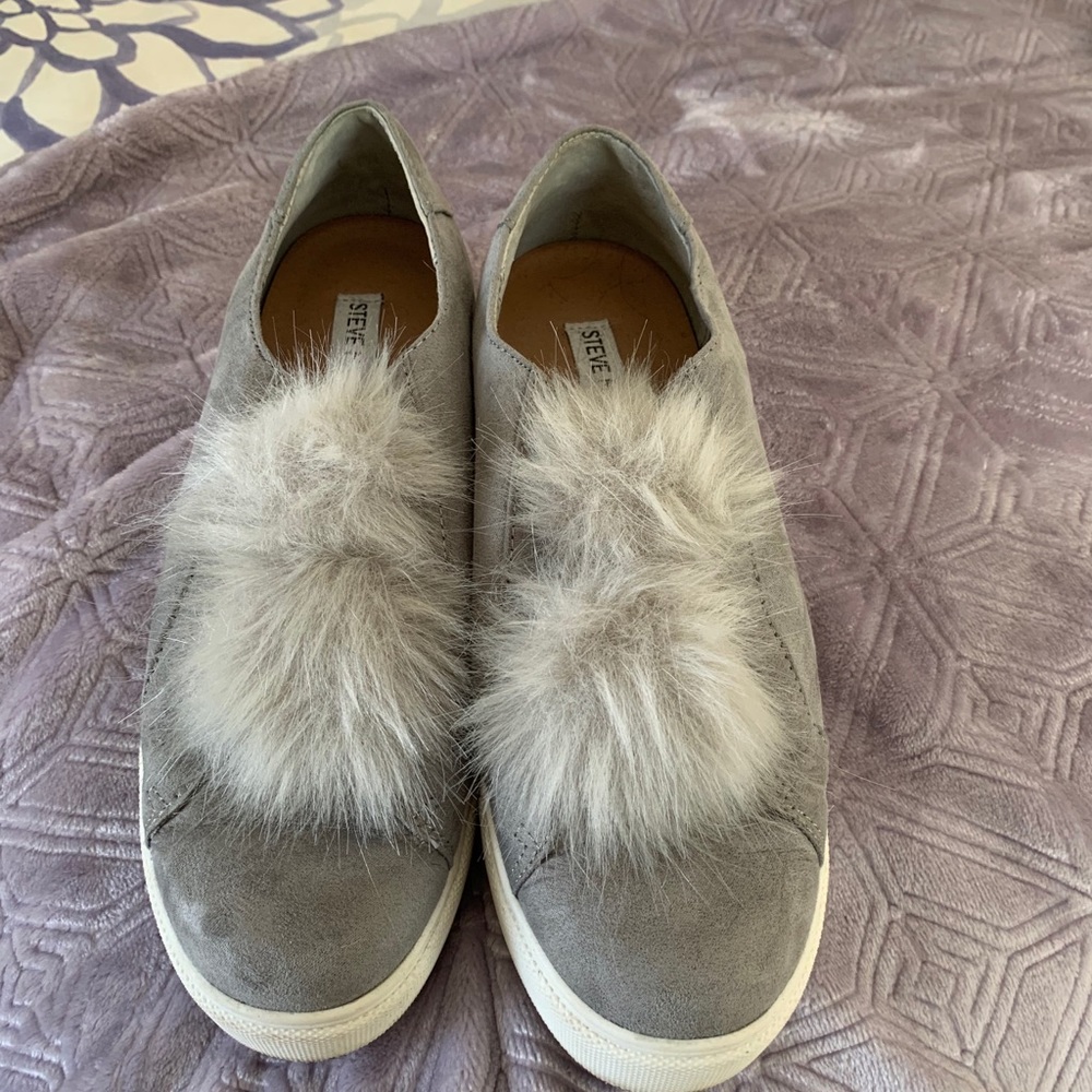 Steve Madden Puff Slip on’s